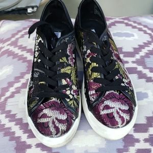 Steve Madden Floral print sneakers Women's size 9